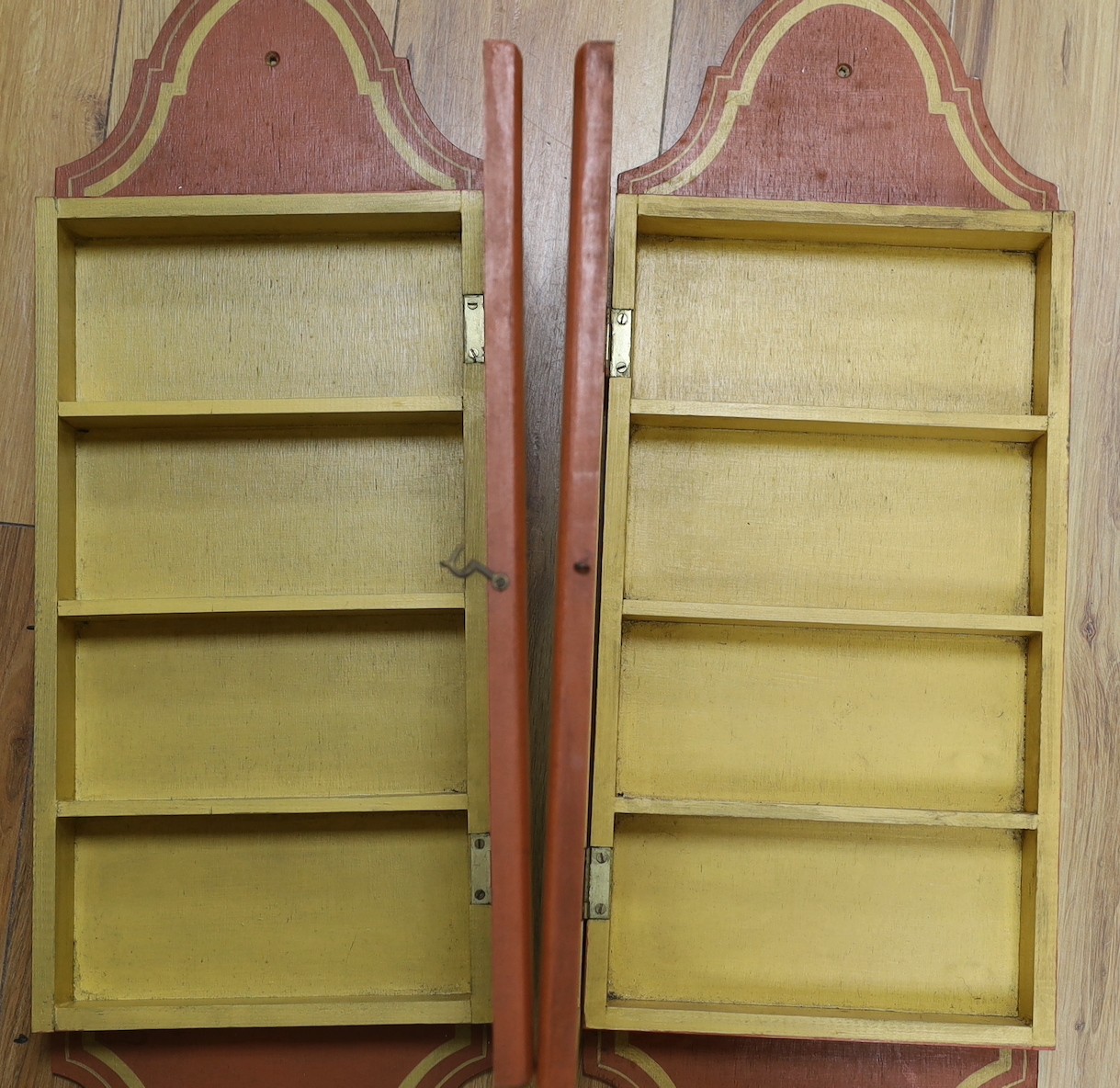 A pair of painted wood display cabinets 76x25cm